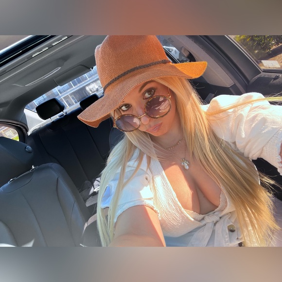 Meet your Posher, Jessica - Picture 5 of 8